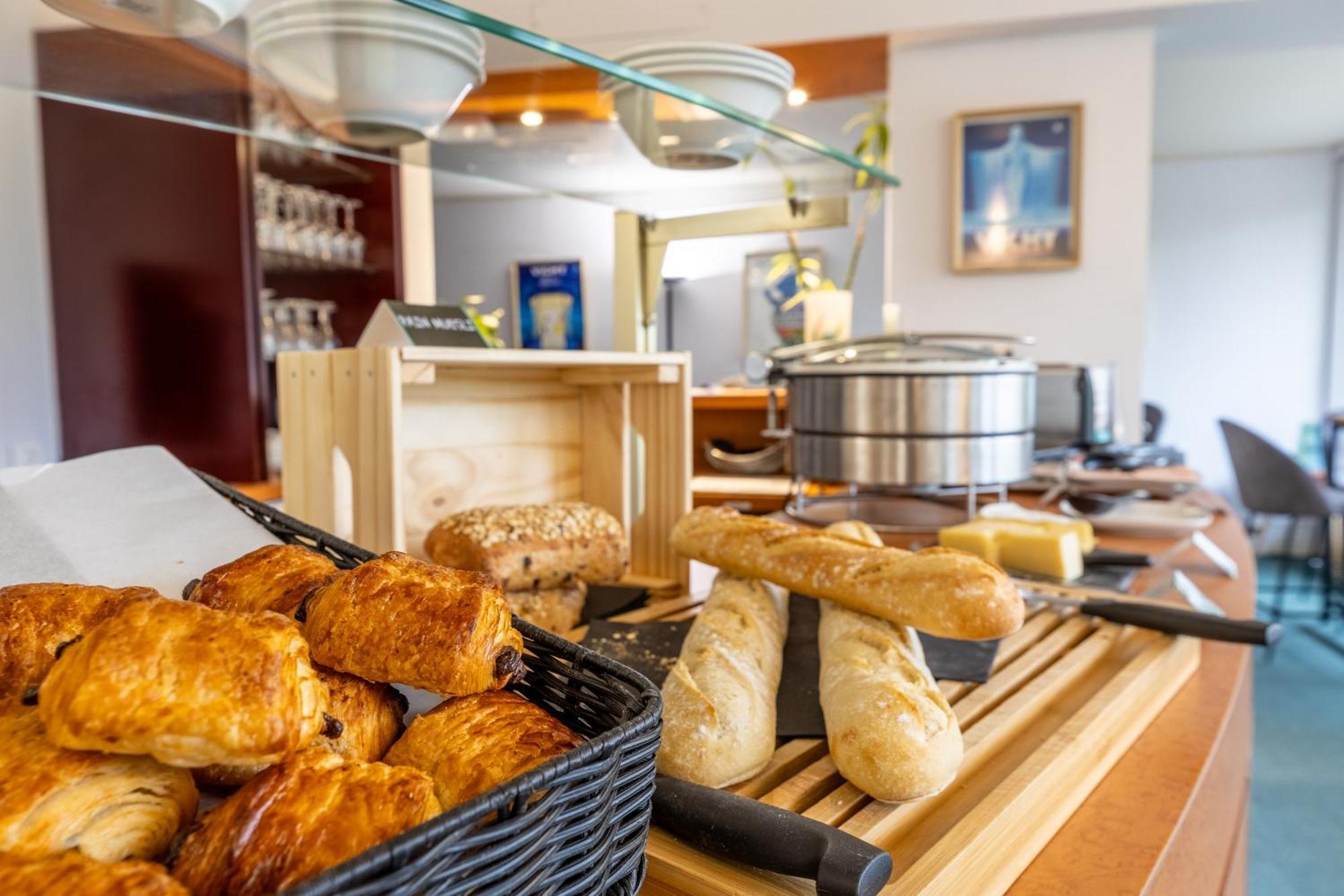 Brit Hotel Le Parc Vichy 贝勒里夫·苏尔·阿列尔 外观 照片