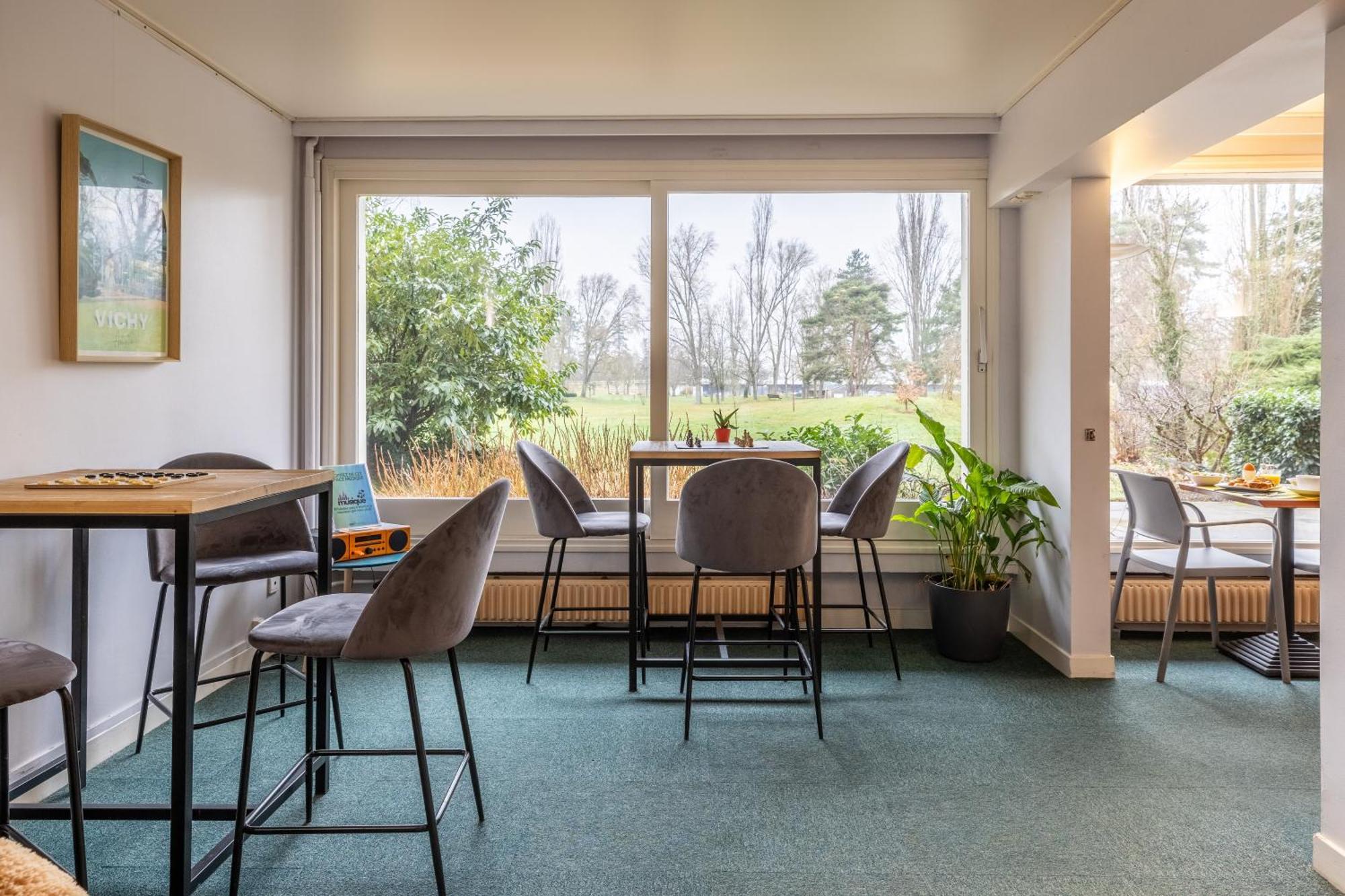 Brit Hotel Le Parc Vichy 贝勒里夫·苏尔·阿列尔 外观 照片