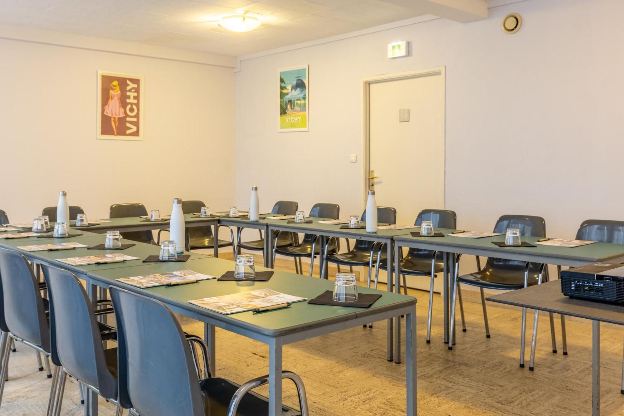 Brit Hotel Le Parc Vichy 贝勒里夫·苏尔·阿列尔 外观 照片