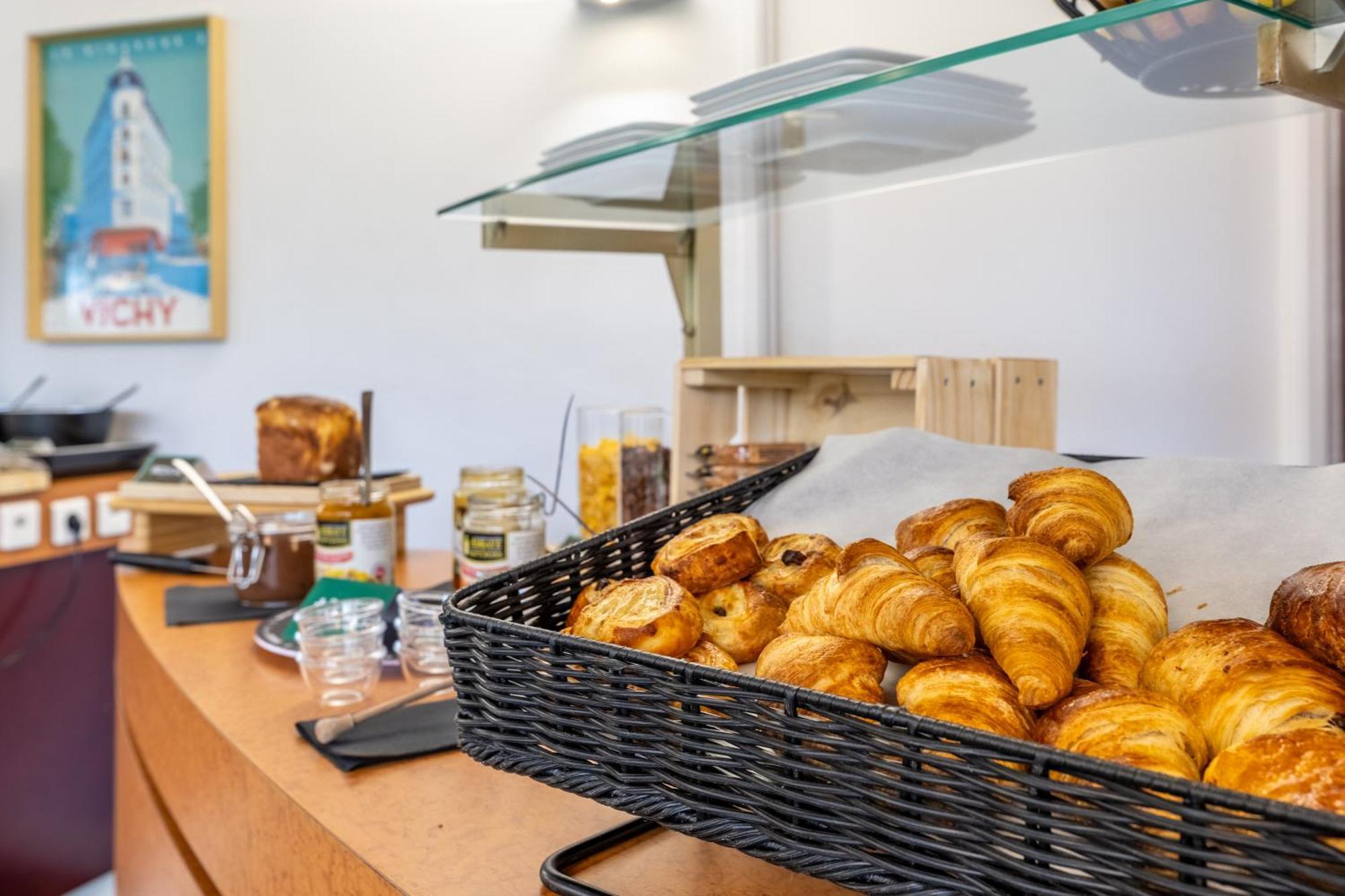 Brit Hotel Le Parc Vichy 贝勒里夫·苏尔·阿列尔 外观 照片
