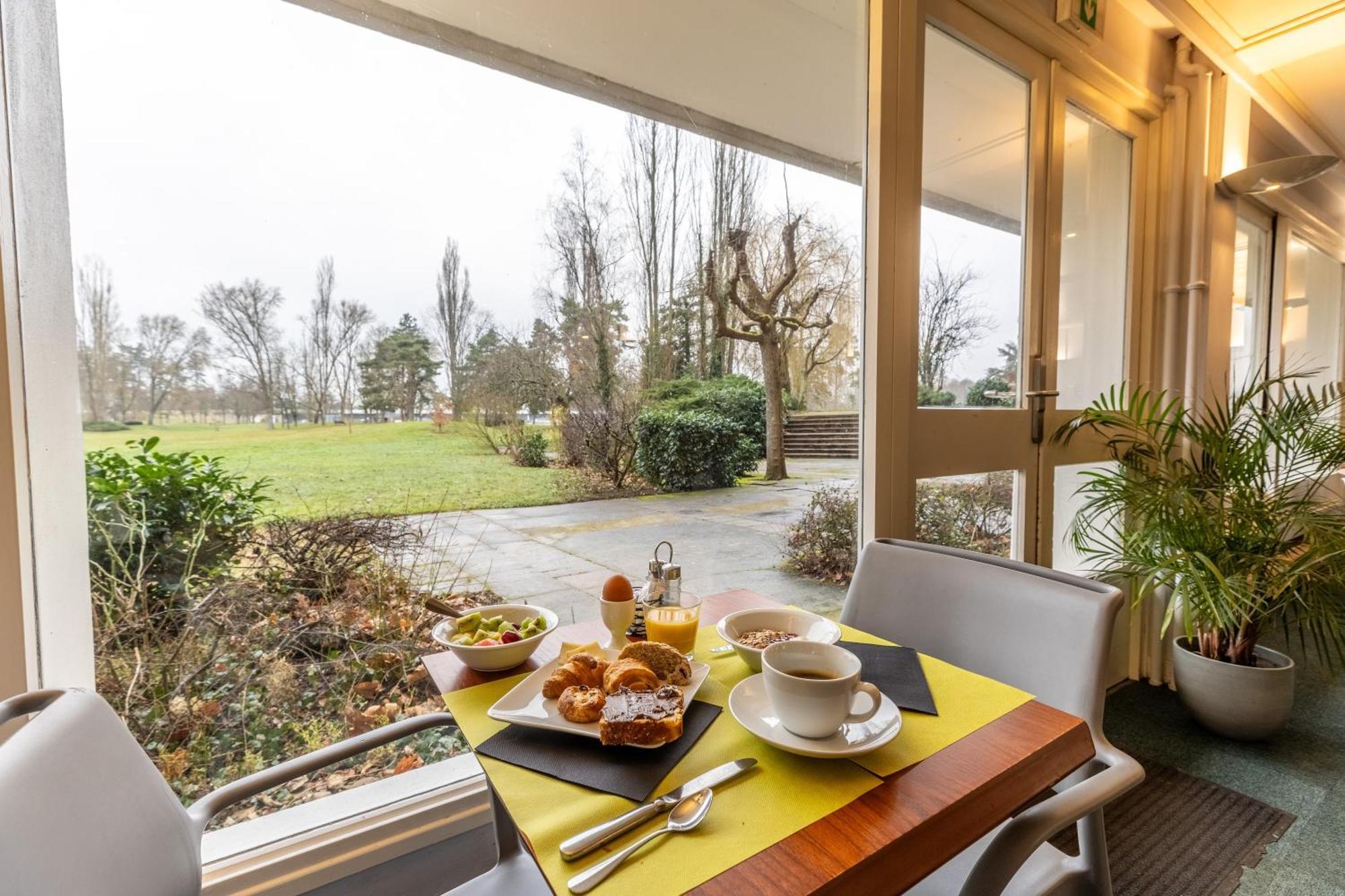 Brit Hotel Le Parc Vichy 贝勒里夫·苏尔·阿列尔 外观 照片