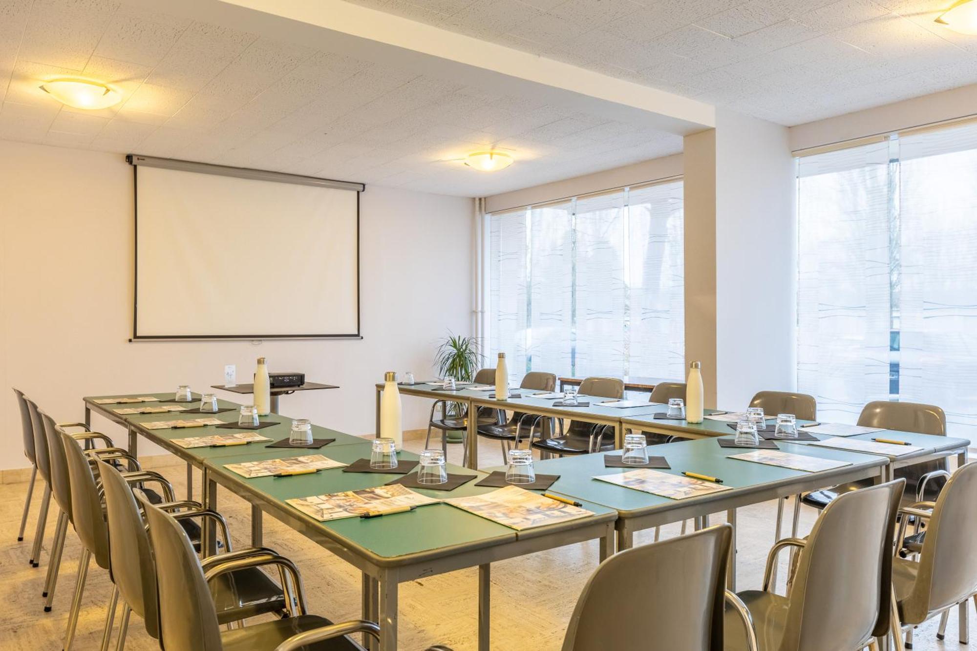 Brit Hotel Le Parc Vichy 贝勒里夫·苏尔·阿列尔 外观 照片