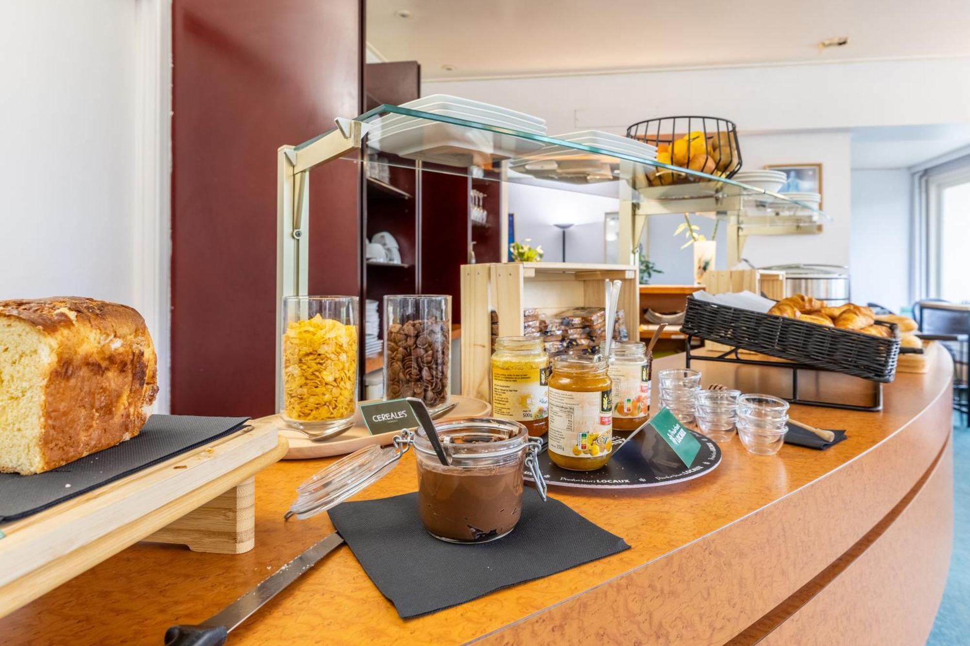 Brit Hotel Le Parc Vichy 贝勒里夫·苏尔·阿列尔 外观 照片